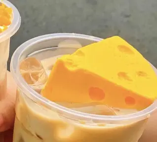 Hình ảnh Trà sữa kem cheese - phô mai viên