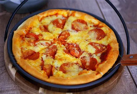 Hình ảnh Pizza xúc xích