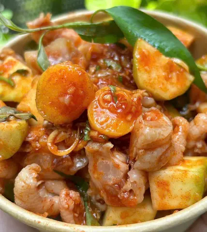 Hình ảnh Chân gà mix trứng non nhỏ - trứng nhiều