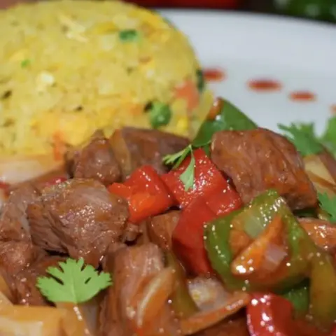 Hình ảnh Cơm chiên bò lúc lắc