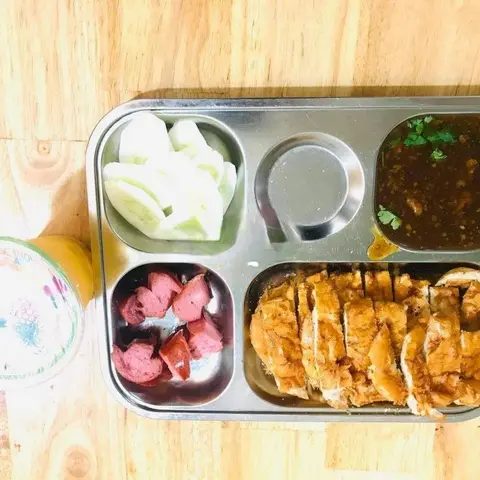 Hình ảnh 2 bánh - 1xúc xích - chanh leo