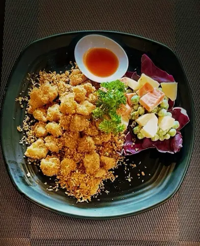 Hình ảnh Sụn gà tươi muối - salad rau củ