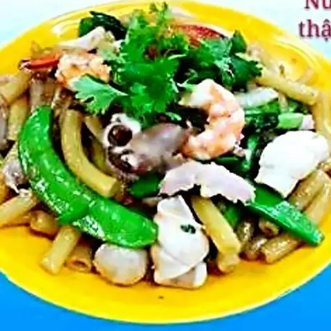 Hình ảnh Nui xào thập cẩm