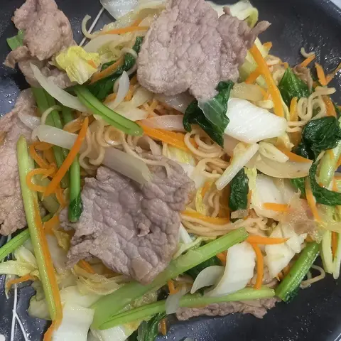 Hình ảnh Mỳ xào bò - rau củ