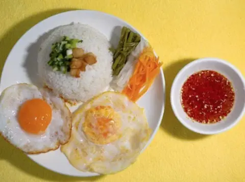 Hình ảnh Cơm tấm ốp la
