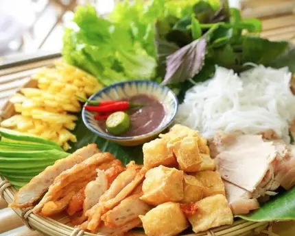 Hình ảnh Bún đậu chả cốm giò+ trà tắc 