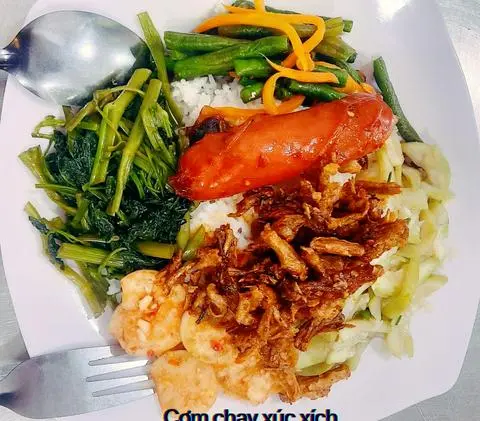Hình ảnh Cơm chay xúc xích