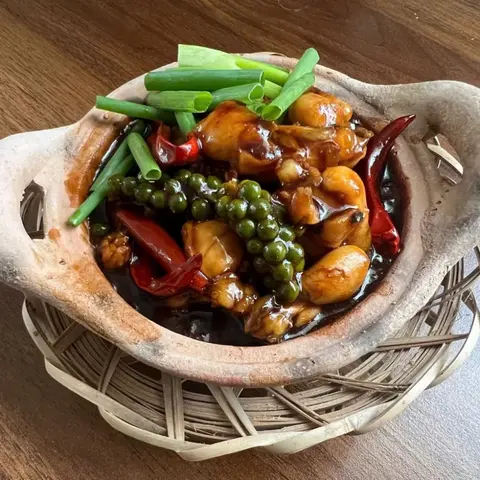 Hình ảnh Ếch thêm 3 con - không cháo