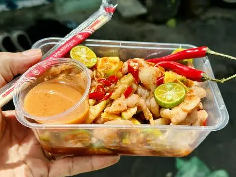 Hình ảnh Chân gà rút xương sốt Thái lắc cóc xoài