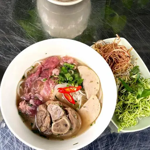 Hình ảnh Bún bò tái giò