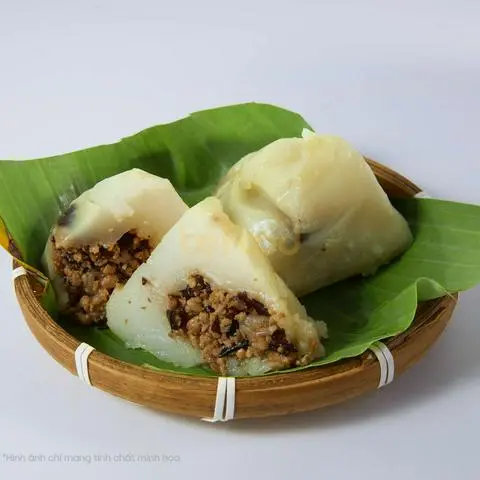 Hình ảnh Bánh giò 2 trứng cút - thịt