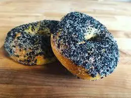 Hình ảnh Croissant bagel mè đen - Black seéame croissant bagel 