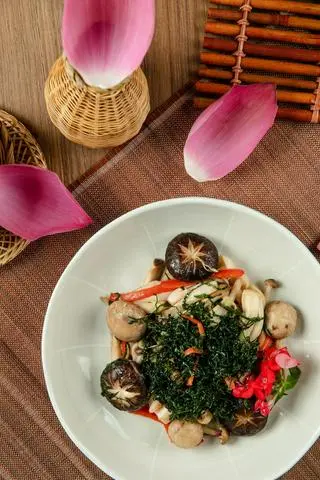 Hình ảnh Nấm xào lá lốt nguyện tâm - nguyen tam stir - fried mushrooms with guise leaves - ve40