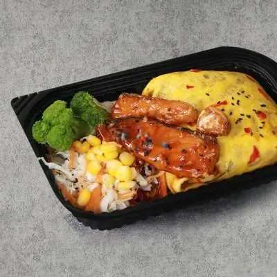Hình ảnh Cơm Omurice Cá Hồi