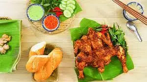 Hình ảnh Gà muối ớt - 2 bánh mì - đồ phụ