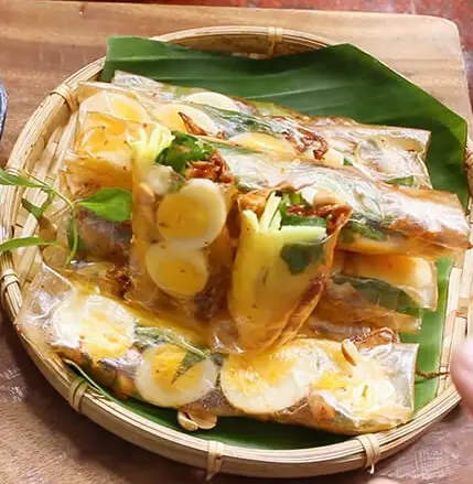 Hình ảnh Bánh tráng cuốn bơ sốt me