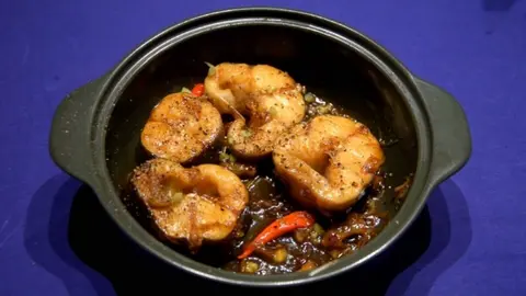Hình ảnh Cá lăng kho tộ (không kèm cơm)