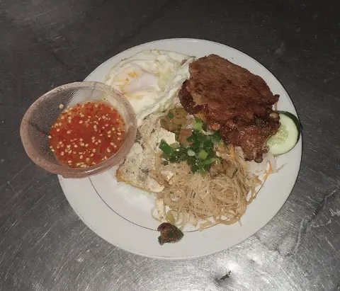 Hình ảnh Cơm sườn bì chả trứng
