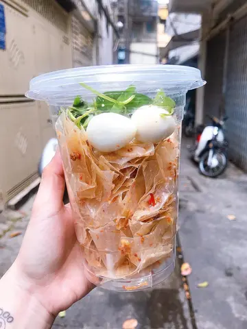 Hình ảnh Bánh tráng trộn bơ hành phi