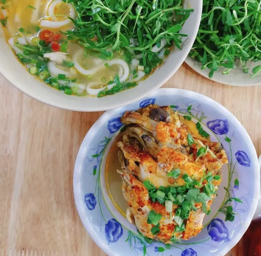 Hình ảnh Bánh canh cá lóc tô đầu lòng cá lớn