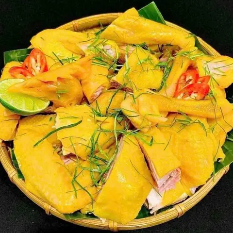 Hình ảnh Gà ủ muối nguyên con