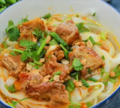 Hình ảnh MÌ QUẢNG SƯỜN NON