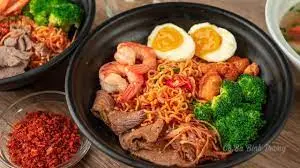Hình ảnh Mì trộn đặc biệt