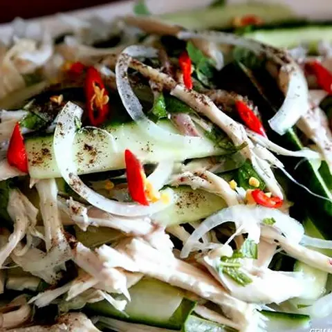 Hình ảnh Gỏi gà xé phay