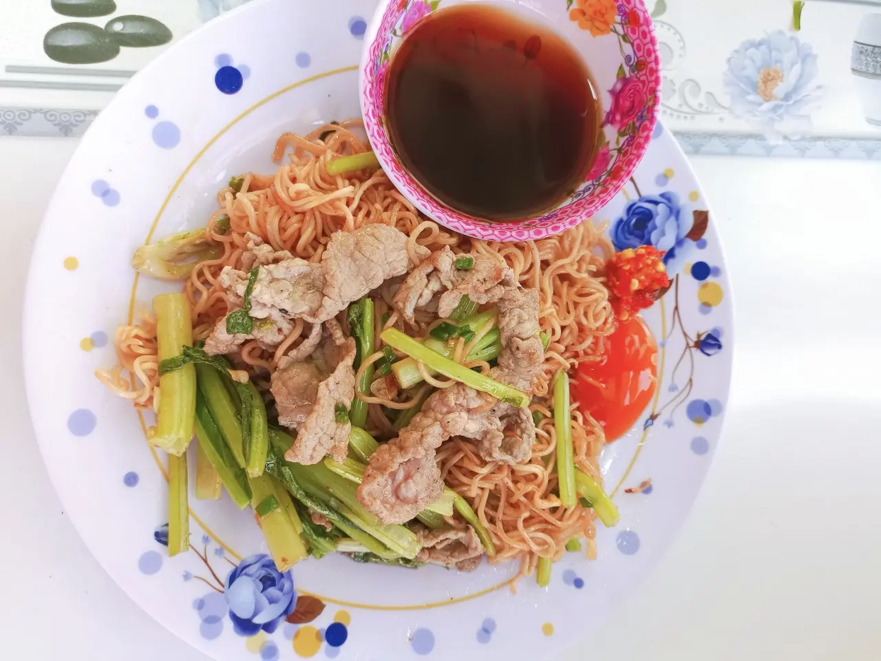 Hình ảnh Mì gói xào bò