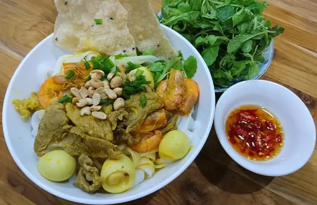 Hình ảnh Mì Quảng tôm - thịt - trứng
