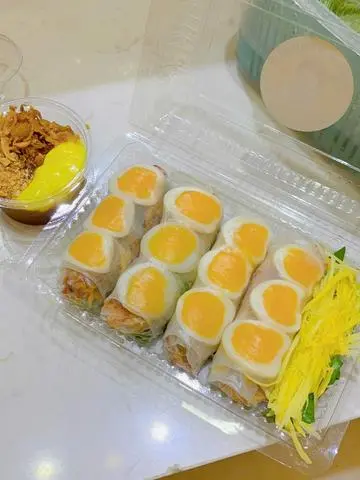 Hình ảnh Bánh tráng cuốn trứng lòng đào