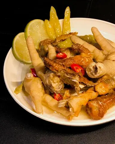 Hình ảnh Chân gà rút xương chua cay