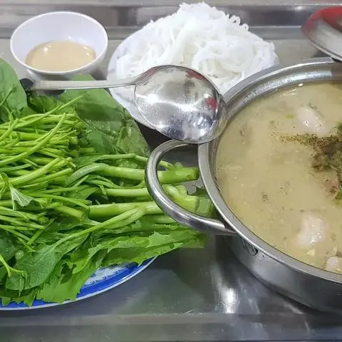 Hình ảnh Vịt Nấu Chao ( Nguyên con)
