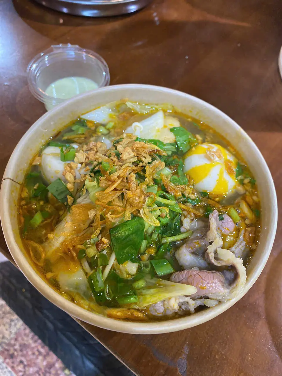 Hình ảnh Nước lẩu thái + rau + mì