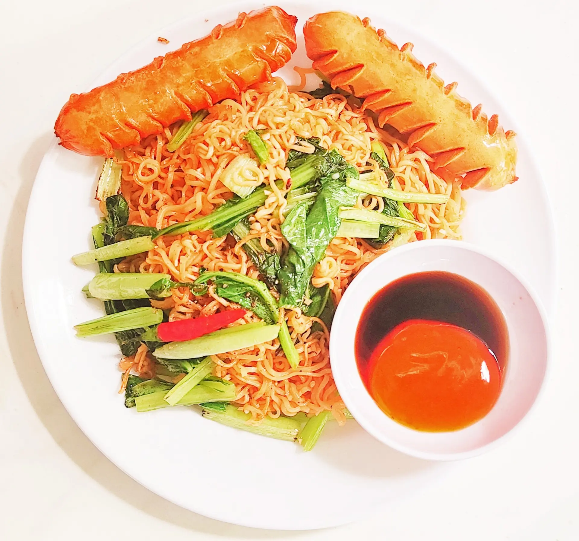 Hình ảnh Mì xào xúc xích