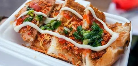 Hình ảnh Bánh mì nướng pate tóp mỡ - hộp thường