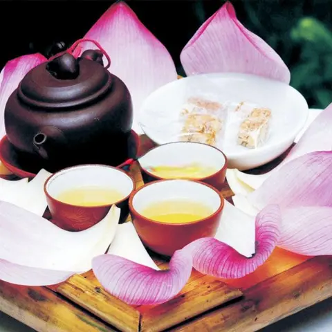 Hình ảnh Trà sen (ly)