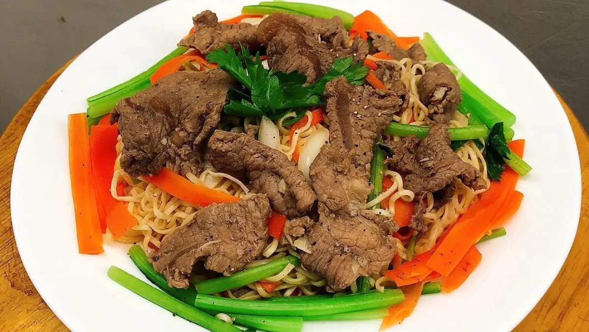 Hình ảnh Mì xào bò