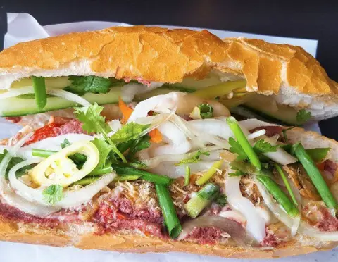 Hình ảnh Bánh mì thập cẩm