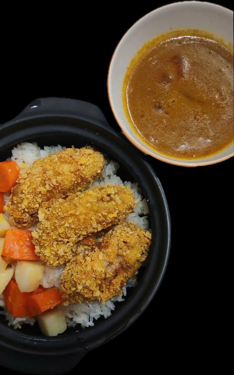 Hình ảnh Cơm cà ri gà chiên xù