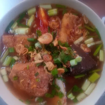 Hình ảnh Canh bún cua chả đặc biệt