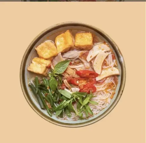 Hình ảnh Bún thái chay - tô muỗng đũa