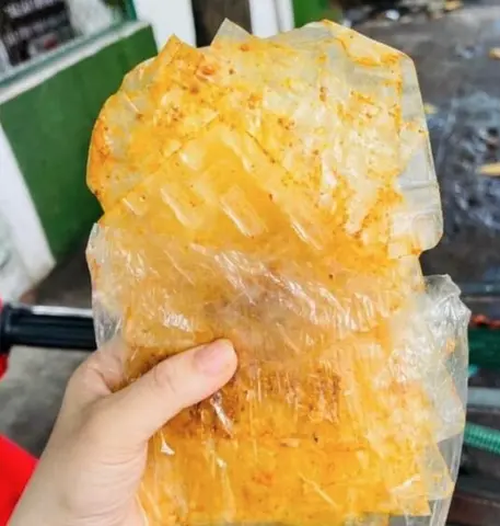 Hình ảnh Bánh tráng muối tỏi siêu cay