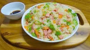 Hình ảnh Cơm chiên xúc xích