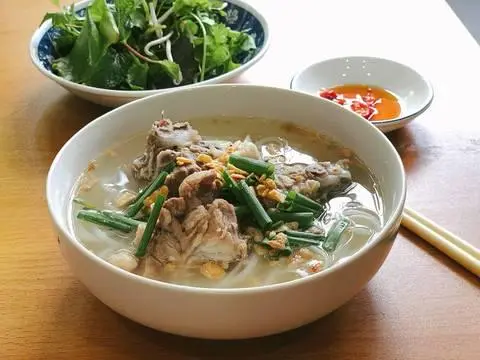 Hình ảnh Hủ tiếu mì xương ống