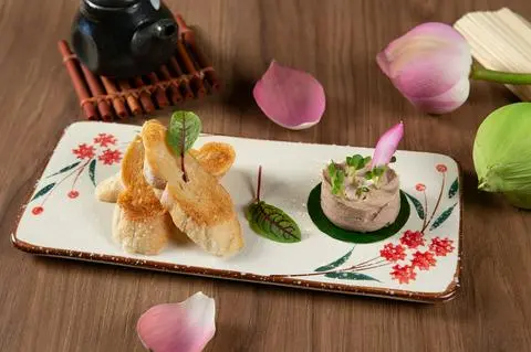Hình ảnh Bánh mì pate gan ngỗng an nhiên - an nhien baguette with foie gras pate - ve11