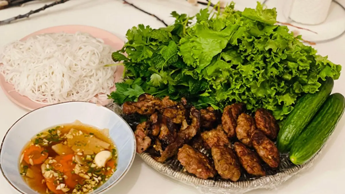 Hình ảnh Bún chả đầy đủ