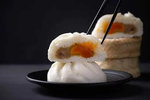 Hình ảnh Bánh bao trứng muối