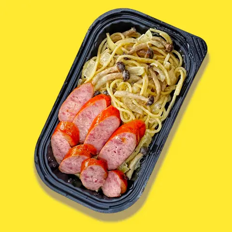 Hình ảnh MÌ Ý sốt kem - nấm - xúc xích Đức