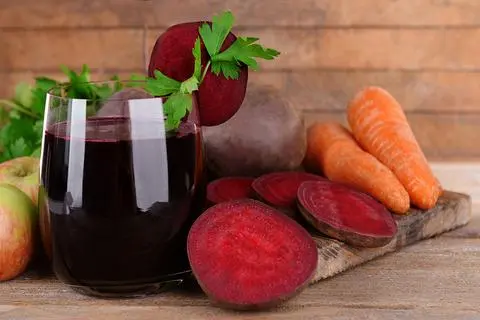 Hình ảnh Ép carot - thơm - dền